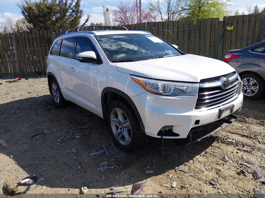 2015 Toyota Highlander VIN 5TDDKRFH6FS118041 IAAI salvage auction — FRONT END, Clear (Virginia), sold $6,975 on 2026-07-13 (photo 1)