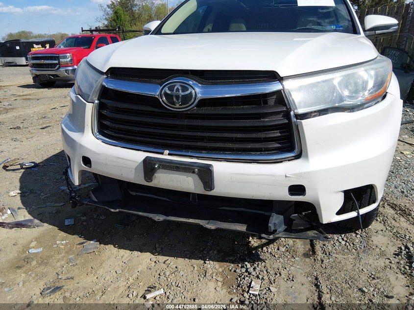 2015 Toyota Highlander VIN 5TDDKRFH6FS118041 IAAI salvage auction — FRONT END, Clear (Virginia), sold $6,975 on 2026-07-13 (photo 6)