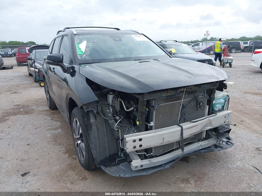 2021 Toyota Highlander VIN 5TDGZRAHXMS536941 IAAI salvage auction — FRONT END, Original (Texas), sold $17,000 on 2026-07-07 (photo 1)