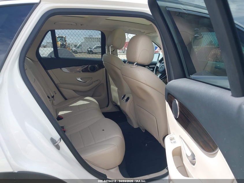 2017 Mercedes-benz Glc VIN WDC0G4JB2HV008046 IAAI salvage auction — FRONT END, Wait Title, sold $5,800 on 2026-07-28 (photo 8)