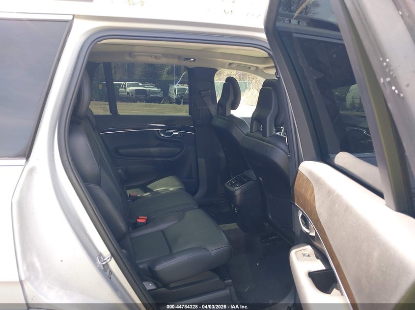 2017 Volvo Xc90 VIN YV4A22PK8H1183989 IAAI salvage auction — STORM DAMAGE, Wait Title, sold $5,700 on 2026-07-23 (photo 8)