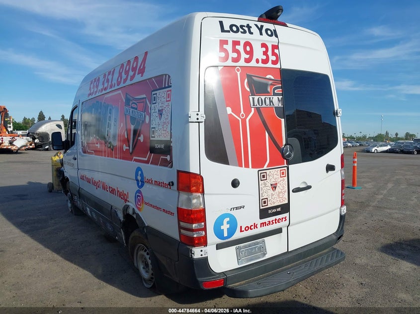 2017 Freightliner Sprinter 2500 VIN WDYPE7CD0HP376812 IAAI salvage auction — SIDE, Salvage (California), sold $5,125 on 2026-07-26 (photo 3)