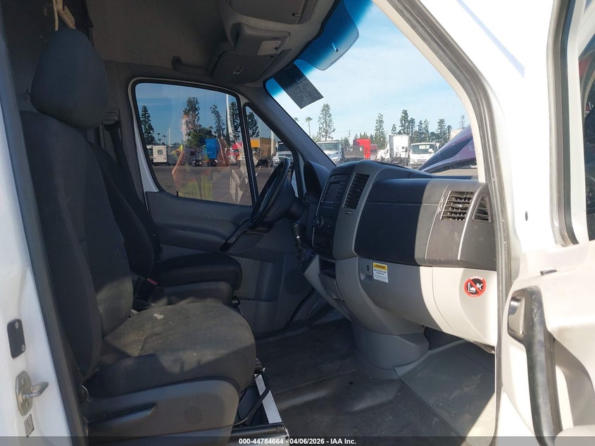 2017 Freightliner Sprinter 2500 VIN WDYPE7CD0HP376812 IAAI salvage auction — SIDE, Salvage (California), sold $5,125 on 2026-07-26 (photo 5)
