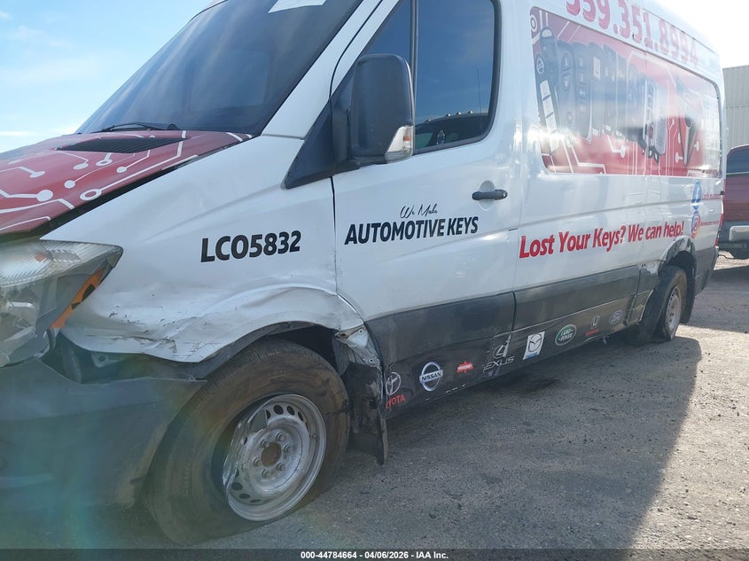 2017 Freightliner Sprinter 2500 VIN WDYPE7CD0HP376812 IAAI salvage auction — SIDE, Salvage (California), sold $5,125 on 2026-07-26 (photo 6)