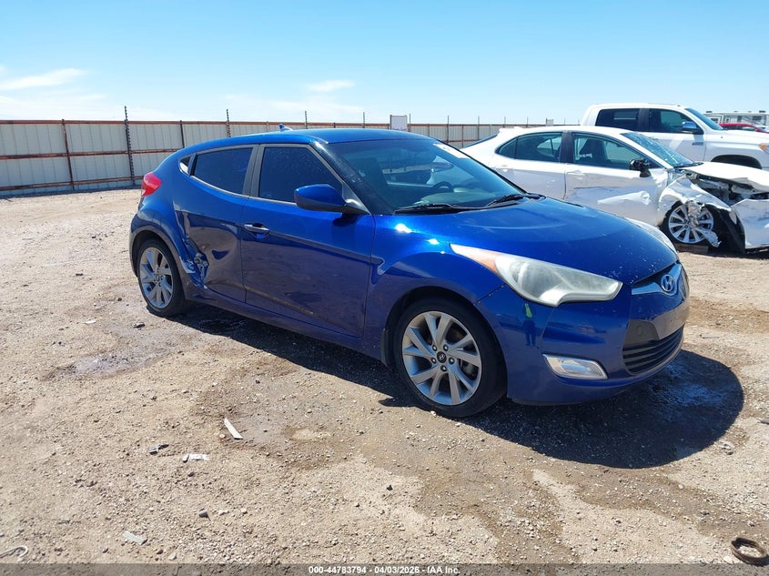 2017 Hyundai Veloster VIN KMHTC6AD6HU317211 IAAI salvage auction — RIGHT SIDE, Wait Title, sold $975 on 2026-07-29 (photo 1)