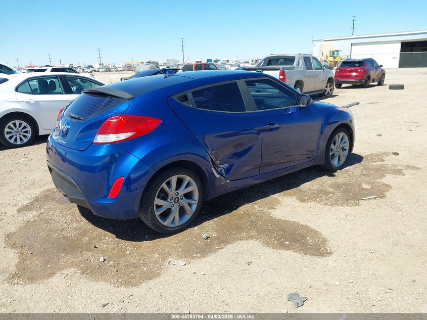2017 Hyundai Veloster VIN KMHTC6AD6HU317211 IAAI salvage auction — RIGHT SIDE, Wait Title, sold $975 on 2026-07-29 (photo 4)