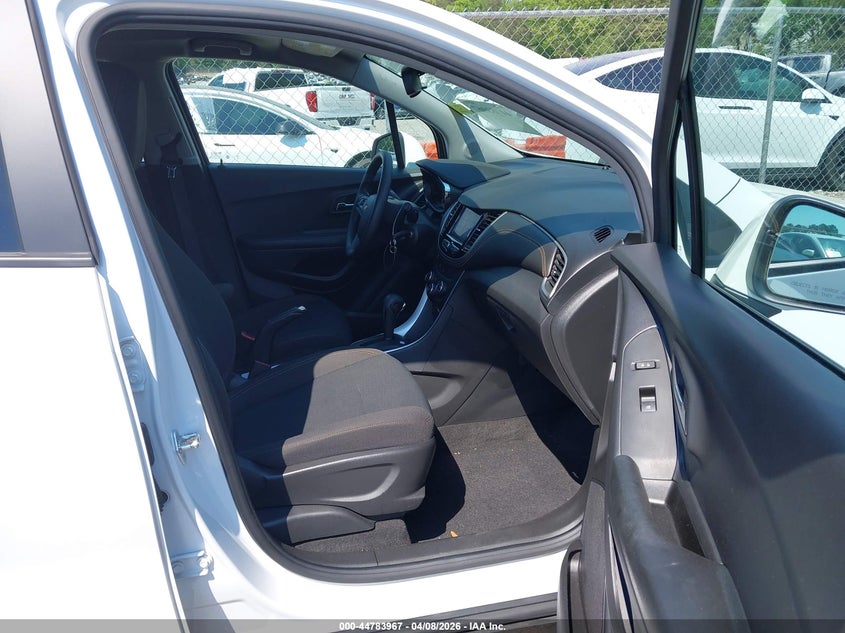 2022 Chevrolet Trax VIN KL7CJKSM0NB527387 IAAI salvage auction — REAR END, Salvage Title, sold $6,350 on 2026-07-08 (photo 5)