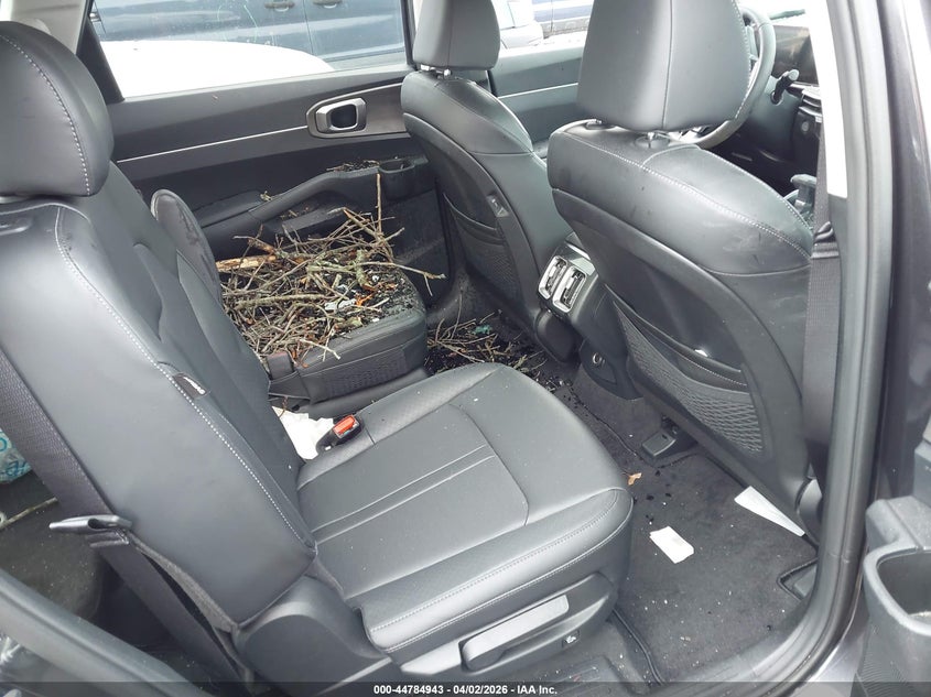 2025 Kia Sorento VIN 5XYRHDJFXSG336617 IAAI salvage auction — ALL OVER, Wait Title, sold $7,475 on 2026-07-22 (photo 8)