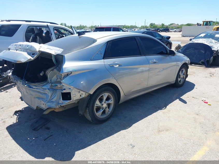 2021 Hyundai Elantra VIN 5NPLL4AG7MH052354 IAAI salvage auction — FRONT & REAR, Salvage Title, sold $3,300 on 2026-07-15 (photo 4)