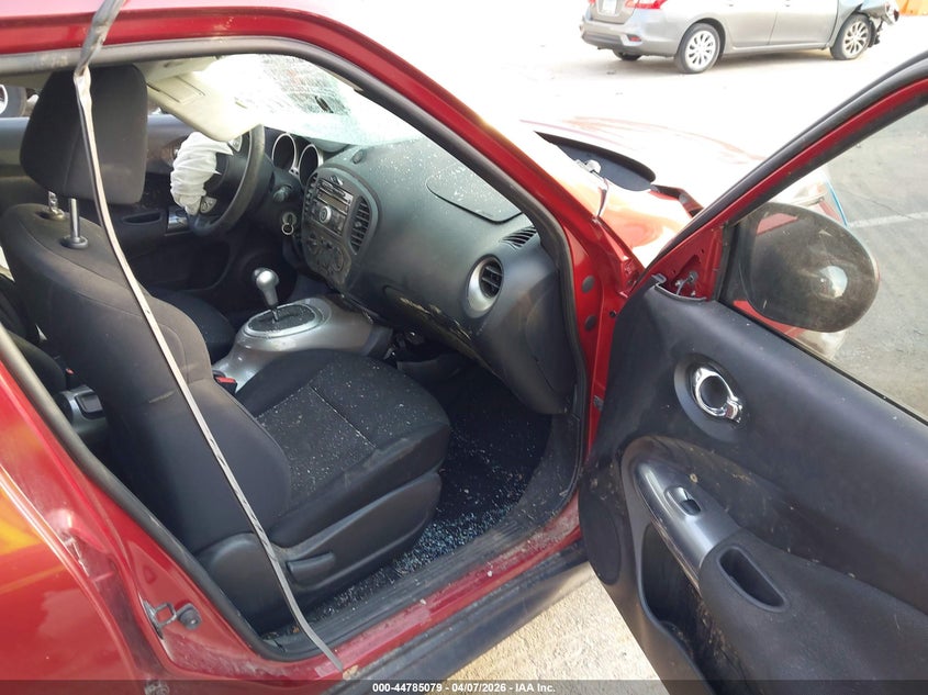2011 Nissan Juke VIN JN8AF5MV2BT014445 IAAI salvage auction — ROLLOVER, Salvage (Indiana), sold $25 on 2026-07-23 (photo 5)