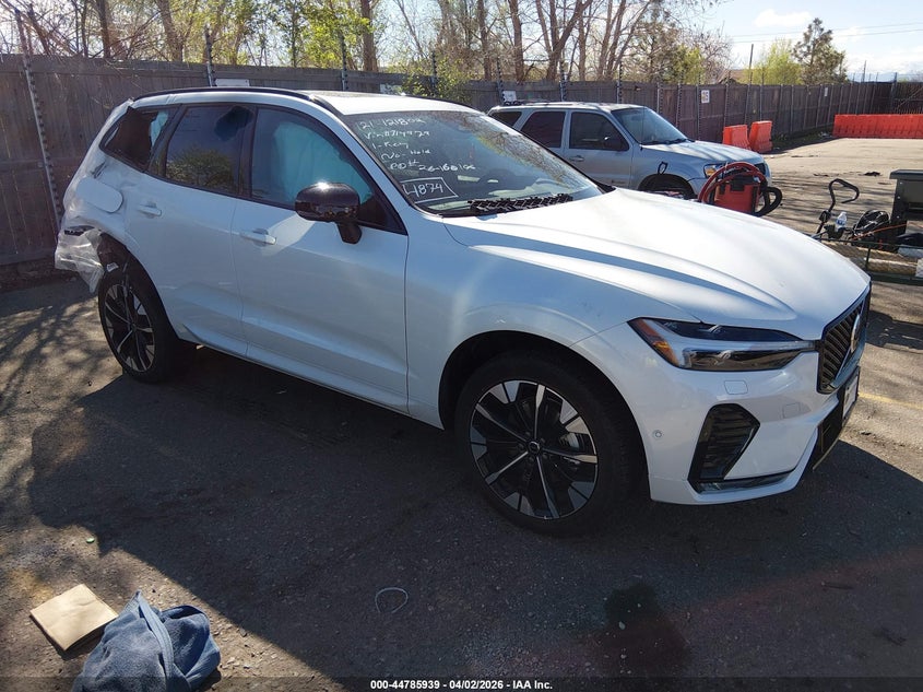 2026 Volvo Xc60 VIN YV4M12RC6T1314979 IAAI salvage auction — RIGHT REAR, Wait Title, sold $8,900 on 2026-07-30 (photo 1)