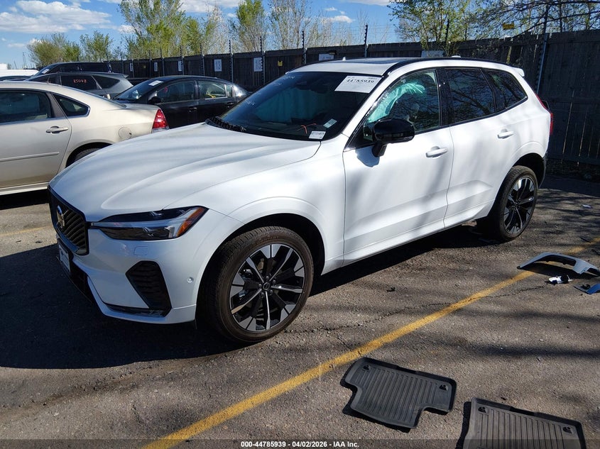 2026 Volvo Xc60 VIN YV4M12RC6T1314979 IAAI salvage auction — RIGHT REAR, Wait Title, sold $8,900 on 2026-07-30 (photo 2)