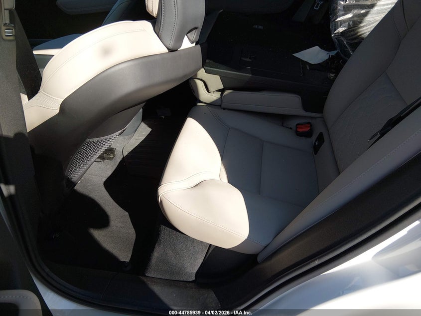 2026 Volvo Xc60 VIN YV4M12RC6T1314979 IAAI salvage auction — RIGHT REAR, Wait Title, sold $8,900 on 2026-07-30 (photo 8)