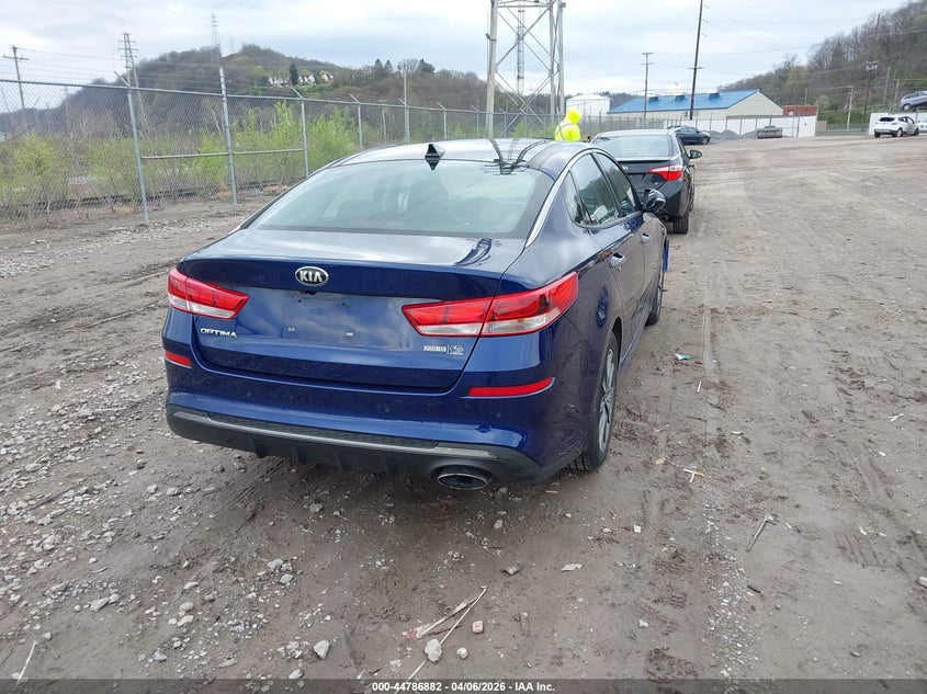 2019 Kia Optima VIN 5XXGT4L33KG303732 IAAI salvage auction — FRONT END, Wait Title, sold $50 on 2026-07-28 (photo 4)