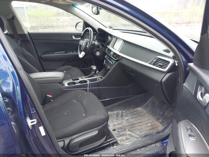 2019 Kia Optima VIN 5XXGT4L33KG303732 IAAI salvage auction — FRONT END, Wait Title, sold $50 on 2026-07-28 (photo 5)