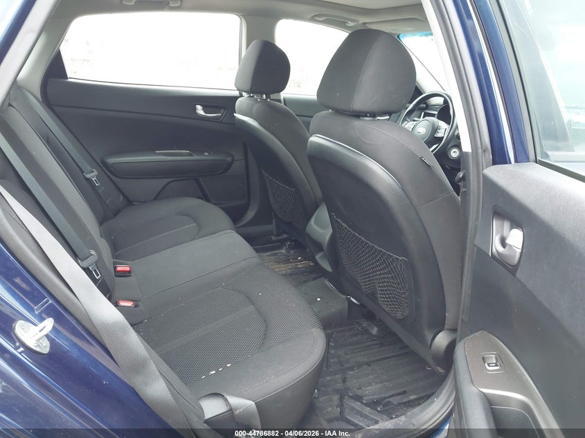 2019 Kia Optima VIN 5XXGT4L33KG303732 IAAI salvage auction — FRONT END, Wait Title, sold $50 on 2026-07-28 (photo 8)