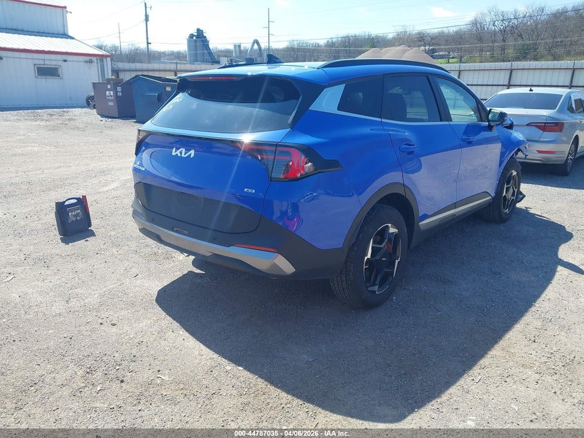 2026 Kia Sportage VIN 5XYK3CDF2TG373863 IAAI salvage auction — RIGHT FRONT, Salvage (Iowa), sold $10,800 on 2026-07-13 (photo 4)