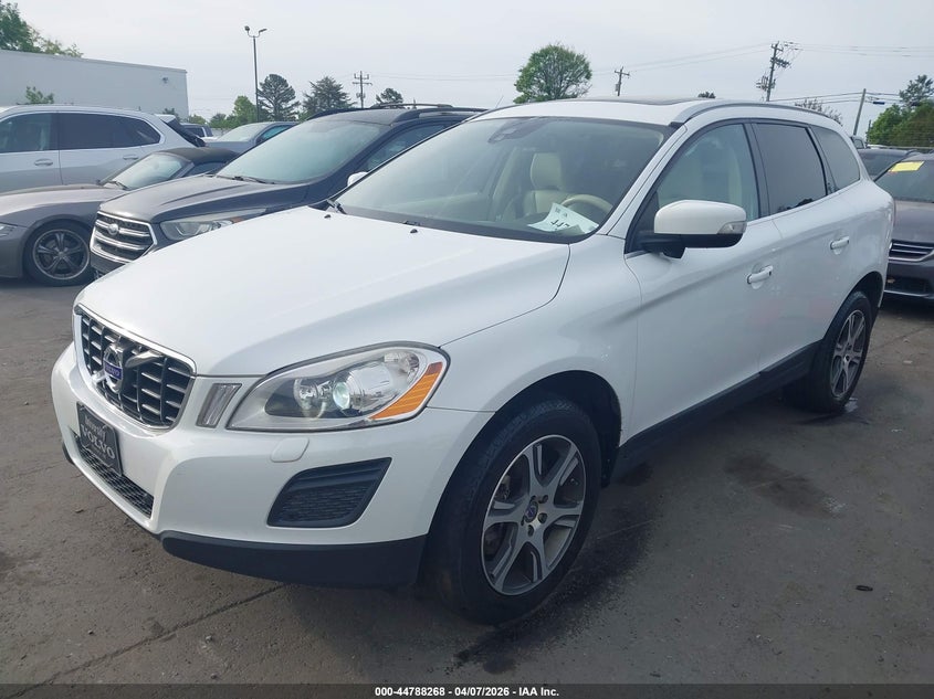 2013 Volvo Xc60 VIN YV4902DZ0D2377219 IAAI salvage auction — SIDE, Salvage (North Carolina), sold $450 on 2026-07-29 (photo 2)