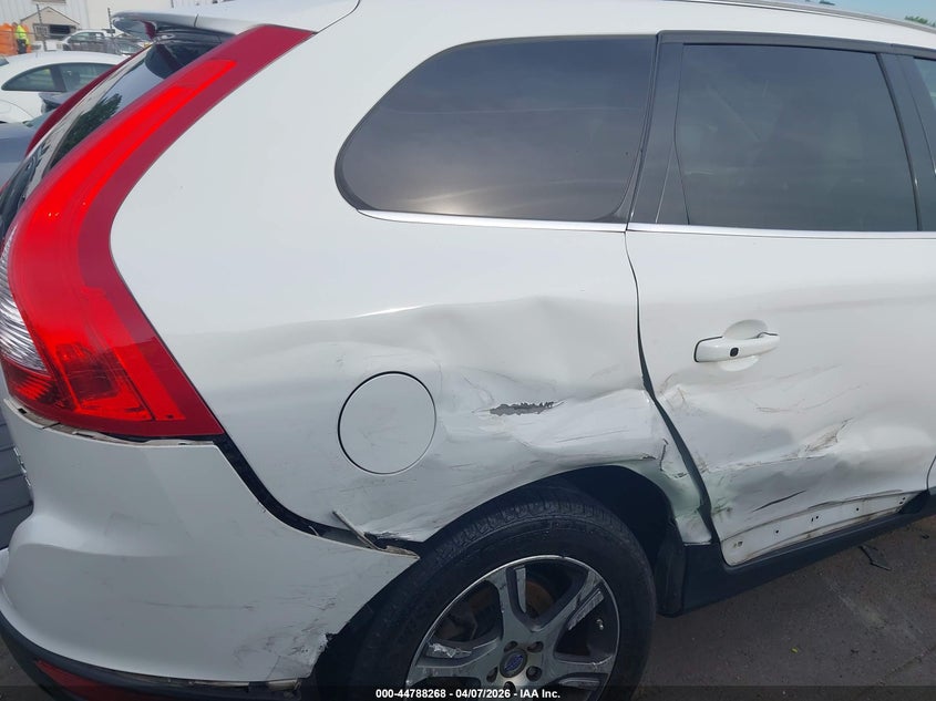 2013 Volvo Xc60 VIN YV4902DZ0D2377219 IAAI salvage auction — SIDE, Salvage (North Carolina), sold $450 on 2026-07-29 (photo 6)