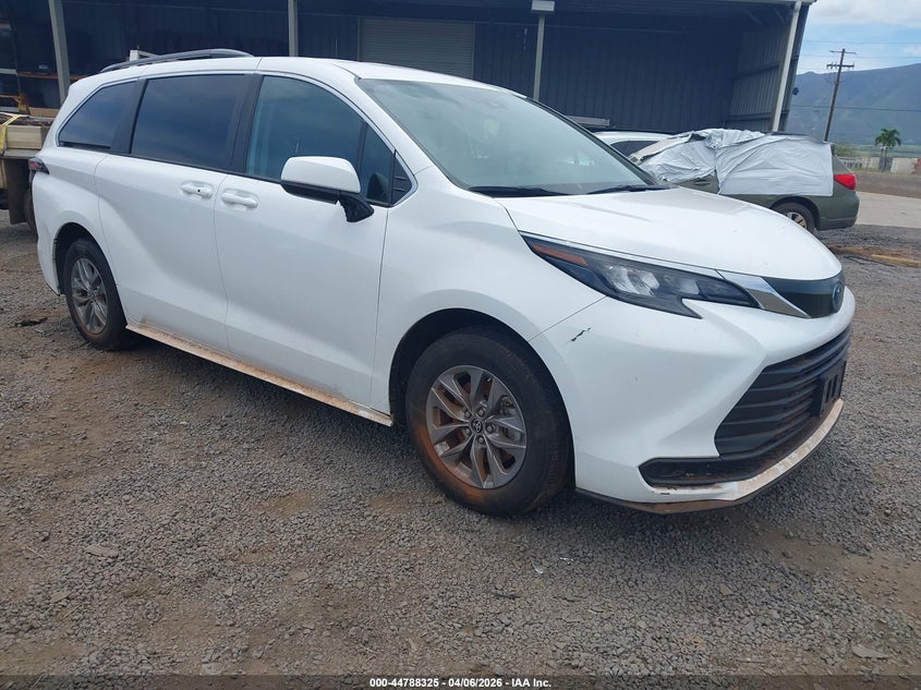 2024 Toyota Sienna VIN 5TDKRKEC0RS186940 IAAI salvage auction — WATER/FLOOD, Salvage (Hawaii), sold $8,025 on 2026-07-21 (photo 1)