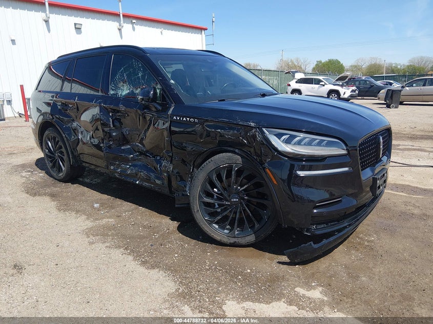 2022 Lincoln Aviator VIN 5LM5J7XC9NGL18587 — IAAI salvage auction photo