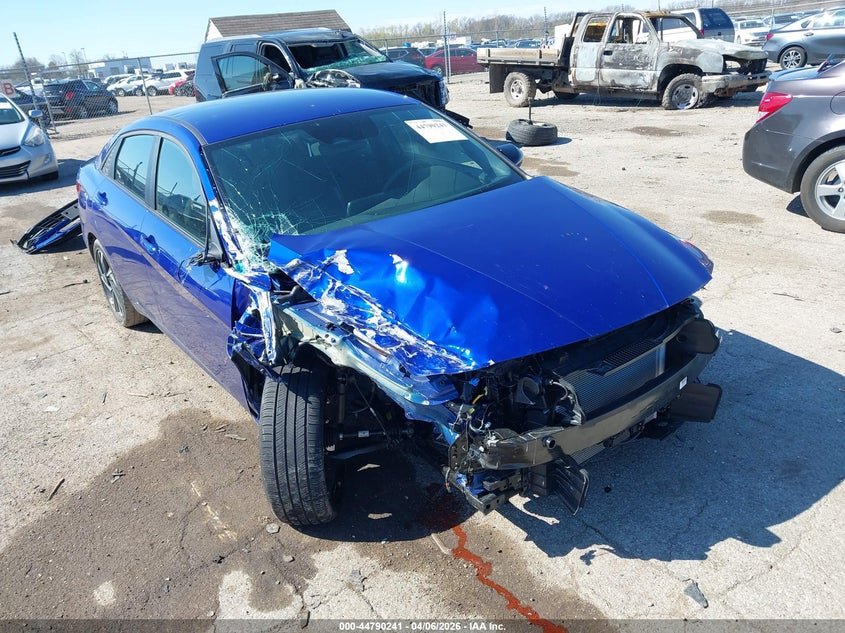 2025 Hyundai Elantra VIN KMHLM4DJ3SU164443 IAAI salvage auction — RIGHT FRONT, Salvage (Illinois), sold $5,600 on 2026-07-15 (photo 1)