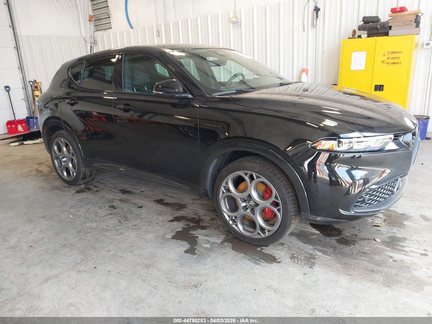 2024 Alfa romeo Tonale VIN ZASPATDW2R3047333 IAAI salvage auction — WATER/FLOOD, Salvage (New Jersey), sold $9,250 on 2026-08-12 (photo 1)