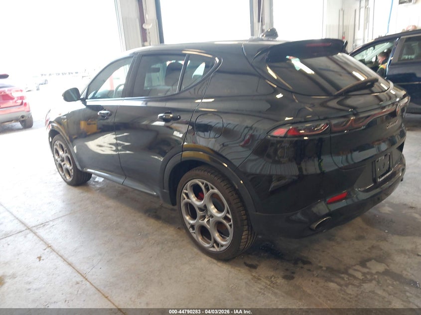 2024 Alfa romeo Tonale VIN ZASPATDW2R3047333 IAAI salvage auction — WATER/FLOOD, Salvage (New Jersey), sold $9,250 on 2026-08-12 (photo 3)