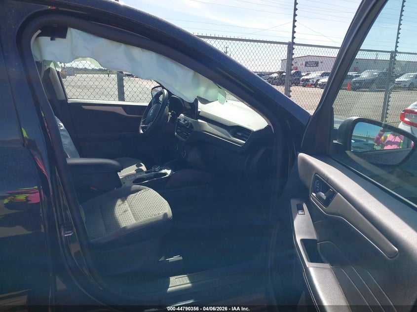 2022 Ford Escape VIN 1FMCU0G65NUA24043 IAAI salvage auction — SIDE, Salvage (Texas), sold $1,450 on 2026-07-09 (photo 5)
