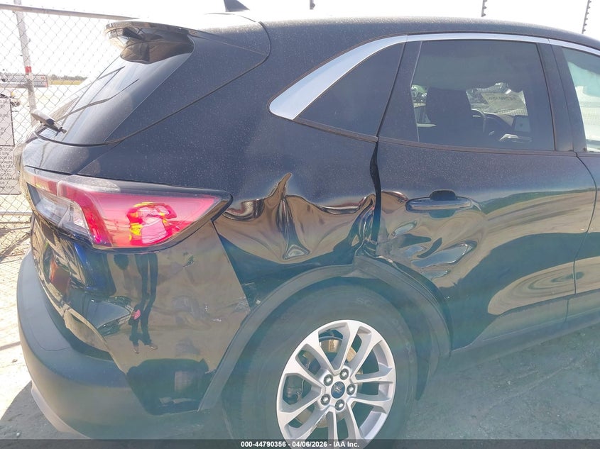 2022 Ford Escape VIN 1FMCU0G65NUA24043 IAAI salvage auction — SIDE, Salvage (Texas), sold $1,450 on 2026-07-09 (photo 6)