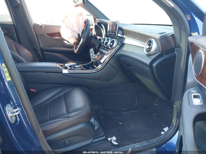 2017 Mercedes-benz Glc VIN WDC0G4KBXHF119310 IAAI salvage auction — FRONT END, Wait Title, sold $4,100 on 2026-08-18 (photo 5)