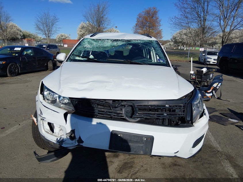 2017 Volkswagen Tiguan VIN WVGAV7AX7HK049315 IAAI salvage auction — FRONT END, Salvage (New Jersey), sold $700 on 2026-07-13 (photo 6)
