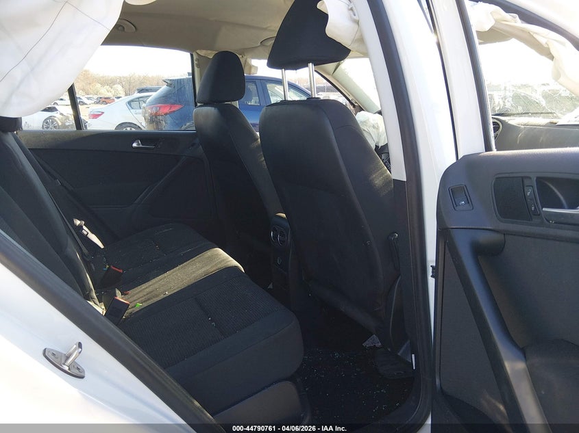 2017 Volkswagen Tiguan VIN WVGAV7AX7HK049315 IAAI salvage auction — FRONT END, Salvage (New Jersey), sold $700 on 2026-07-13 (photo 8)
