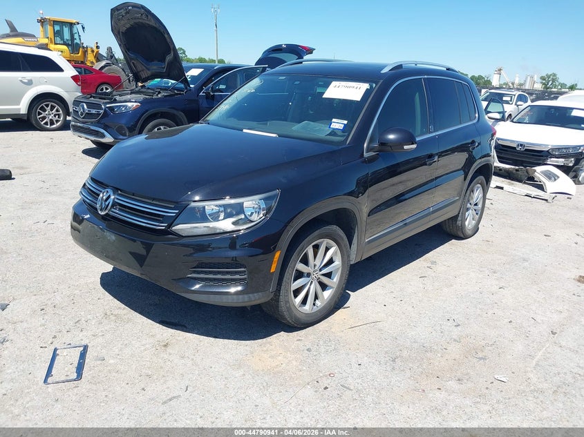 2017 Volkswagen Tiguan VIN WVGSV7AX9HK015946 IAAI salvage auction — RIGHT FRONT, Wait Title, sold $2,125 on 2026-07-21 (photo 2)
