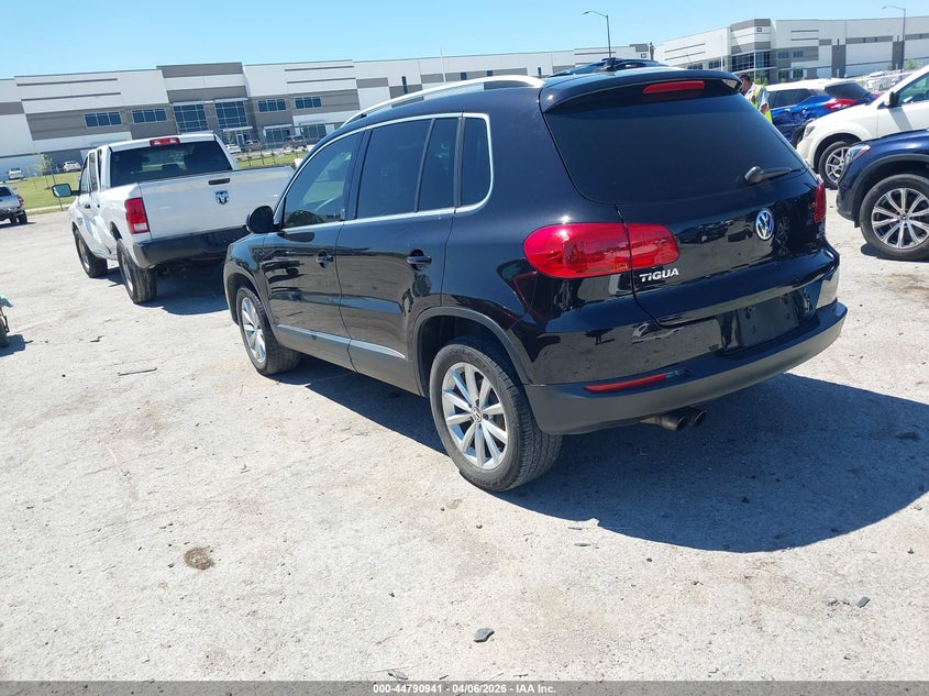 2017 Volkswagen Tiguan VIN WVGSV7AX9HK015946 IAAI salvage auction — RIGHT FRONT, Wait Title, sold $2,125 on 2026-07-21 (photo 3)