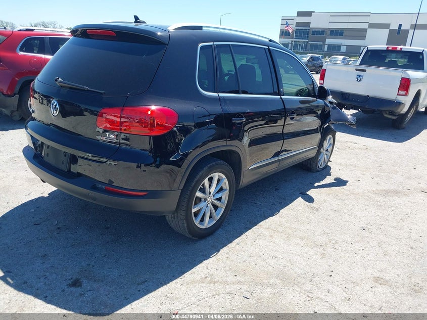 2017 Volkswagen Tiguan VIN WVGSV7AX9HK015946 IAAI salvage auction — RIGHT FRONT, Wait Title, sold $2,125 on 2026-07-21 (photo 4)