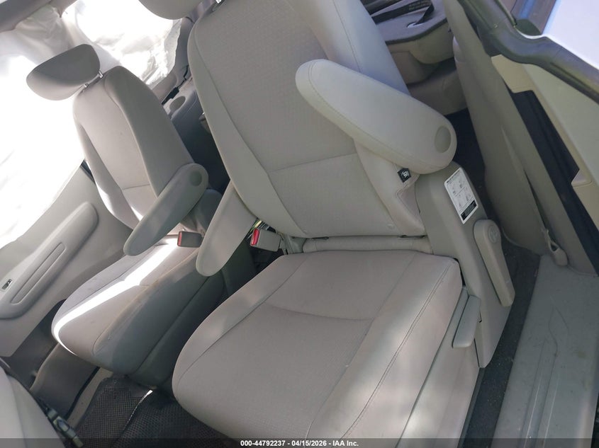 2018 Kia SEDONA VIN KNDMA5C18J6403397 IAAI salvage auction — ALL OVER, Wait Title, sold $25 on 2026-07-21 (photo 8)