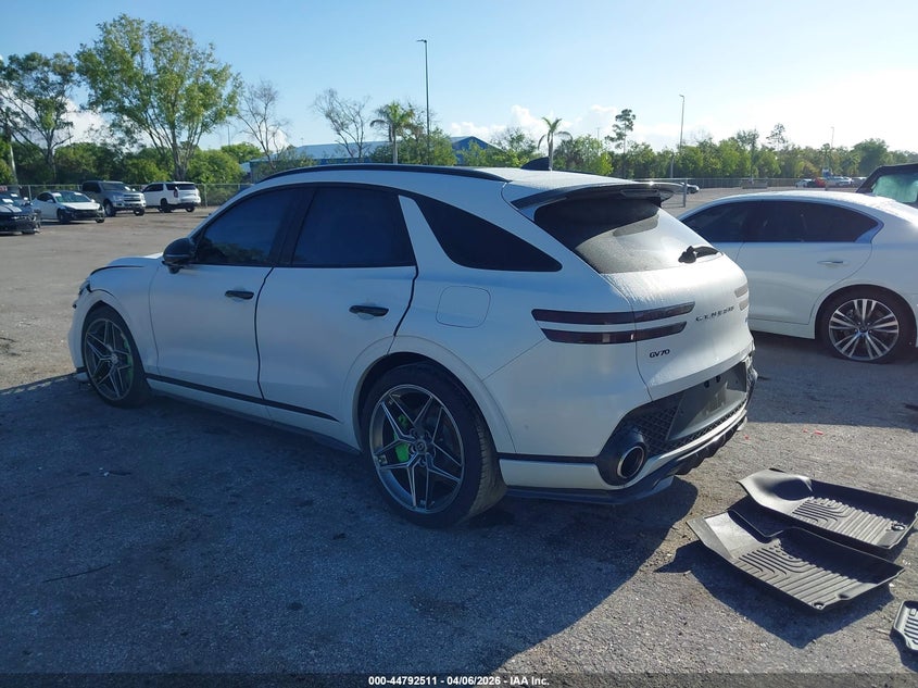 2022 Genesis Gv70 VIN KMUMCDTC0NU042428 IAAI salvage auction — FRONT END, Wait Title, sold $9,800 on 2026-09-04 (photo 3)