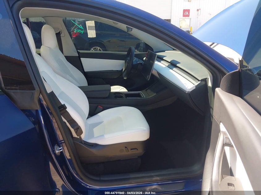 2022 Tesla Model y VIN 7SAYGDEF7NF326022 IAAI salvage auction — REAR END, Wait Title, sold $7,900 on 2026-07-30 (photo 5)