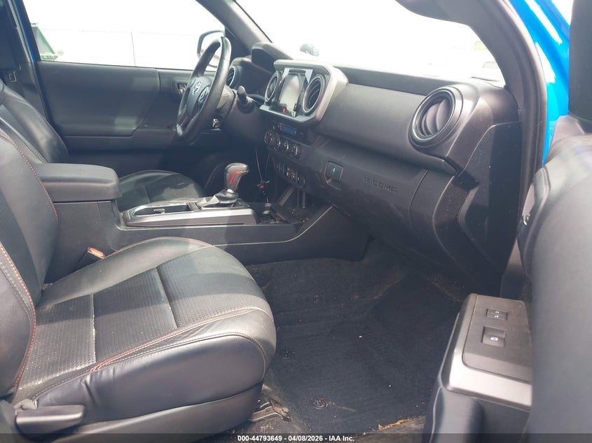 2019 Toyota Tacoma VIN 5TFCZ5AN5KX168138 IAAI salvage auction — FRONT END, Salvage (Mississippi), sold $13,400 on 2026-07-12 (photo 5)