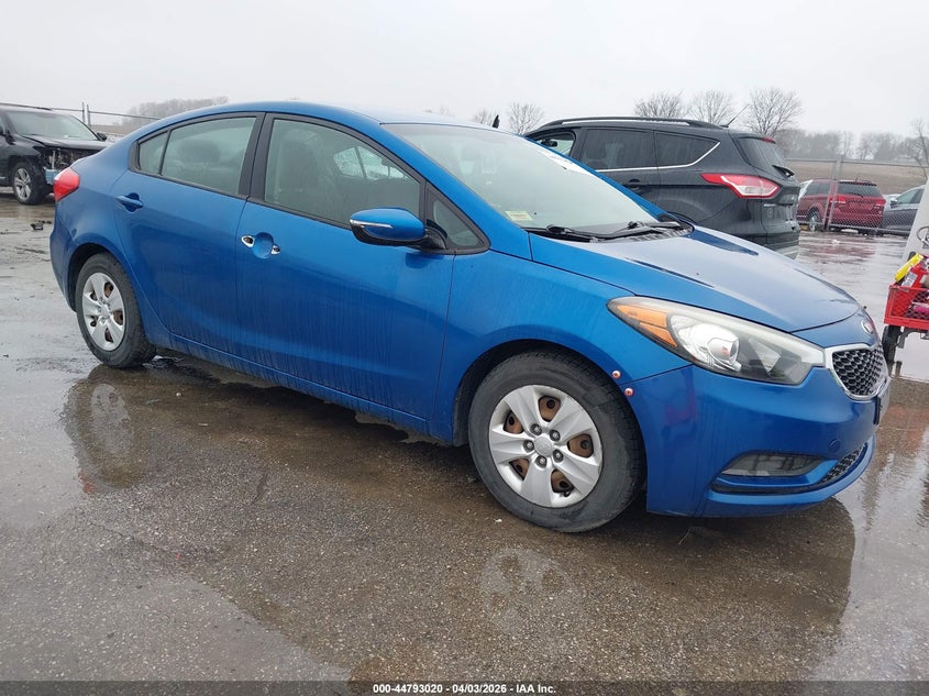 2015 Kia Forte VIN KNAFX4A60F5278745 IAAI salvage auction — RIGHT FRONT, Regular Certificate (Iowa), sold $1,050 on 2026-07-07 (photo 1)