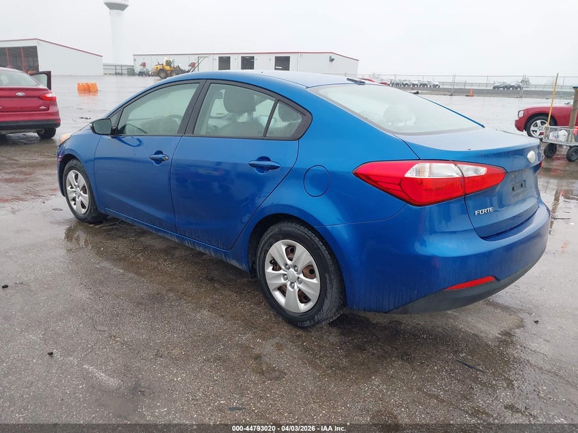 2015 Kia Forte VIN KNAFX4A60F5278745 IAAI salvage auction — RIGHT FRONT, Regular Certificate (Iowa), sold $1,050 on 2026-07-07 (photo 3)