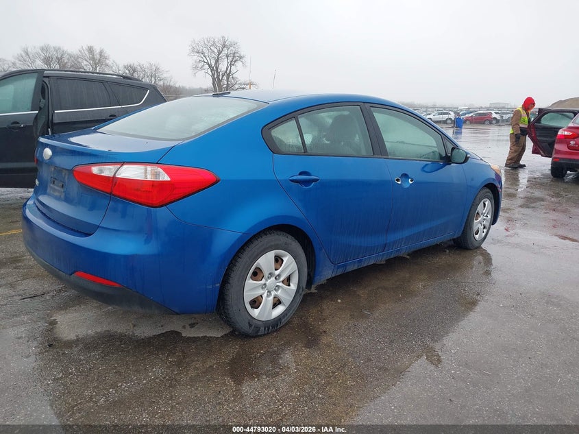 2015 Kia Forte VIN KNAFX4A60F5278745 IAAI salvage auction — RIGHT FRONT, Regular Certificate (Iowa), sold $1,050 on 2026-07-07 (photo 4)