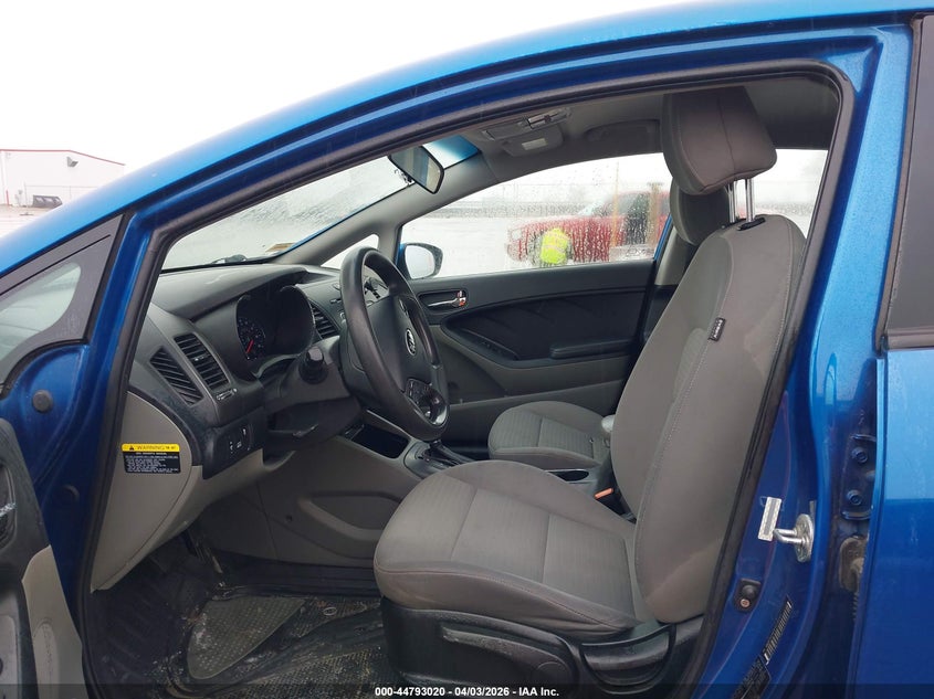 2015 Kia Forte VIN KNAFX4A60F5278745 IAAI salvage auction — RIGHT FRONT, Regular Certificate (Iowa), sold $1,050 on 2026-07-07 (photo 5)