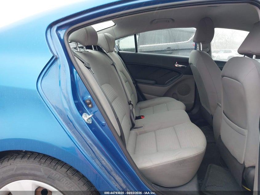 2015 Kia Forte VIN KNAFX4A60F5278745 IAAI salvage auction — RIGHT FRONT, Regular Certificate (Iowa), sold $1,050 on 2026-07-07 (photo 8)