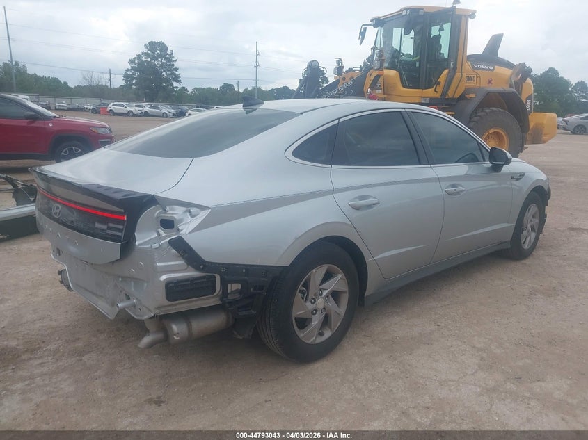 2025 Hyundai Sonata VIN KMHL24JAXSA460040 IAAI salvage auction — FRONT & REAR, Wait Title, sold $25 on 2026-07-30 (photo 4)