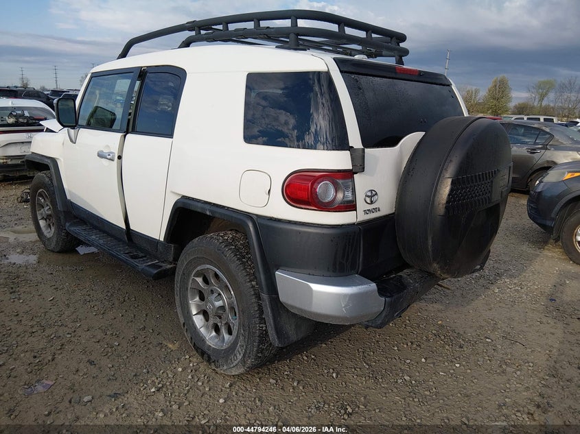 2013 Toyota Fj cruiser VIN JTEBU4BF5DK169913 IAAI salvage auction — FRONT & REAR, Wait Title, sold $6,900 on 2026-07-29 (photo 3)