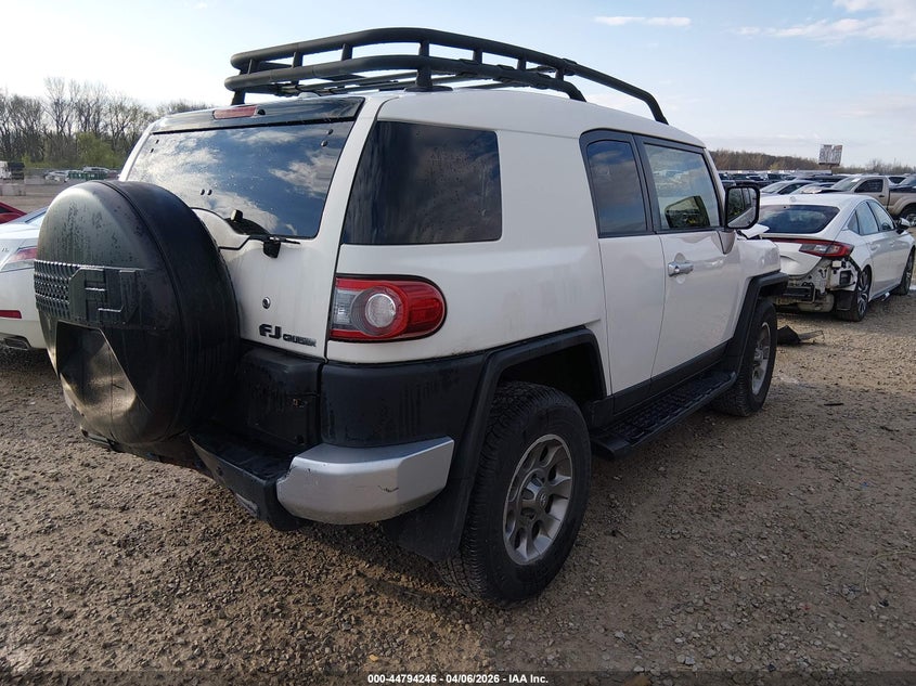 2013 Toyota Fj cruiser VIN JTEBU4BF5DK169913 IAAI salvage auction — FRONT & REAR, Wait Title, sold $6,900 on 2026-07-29 (photo 4)
