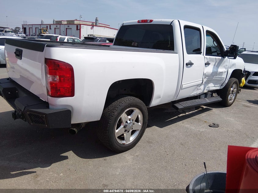 2014 Chevrolet Silverado VIN 1GC1KXC80EF190928 IAAI salvage auction — RIGHT SIDE, Salvage Title, sold $7,650 on 2026-07-30 (photo 4)