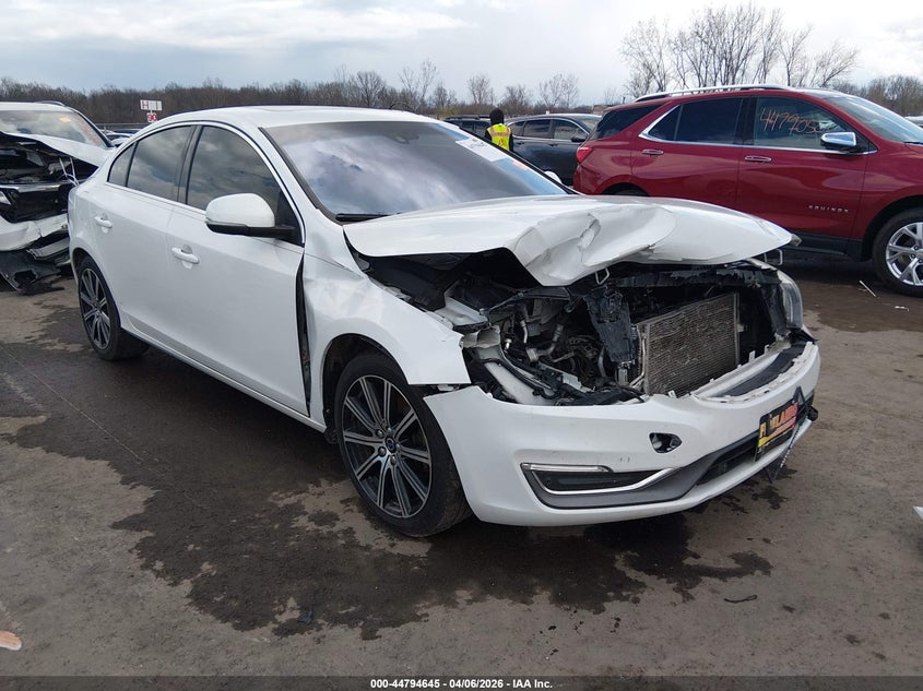 2018 Volvo VIN LYV402TK1JB166008 IAAI salvage auction — FRONT END, Wait Title, sold $1,400 on 2026-07-14 (photo 1)